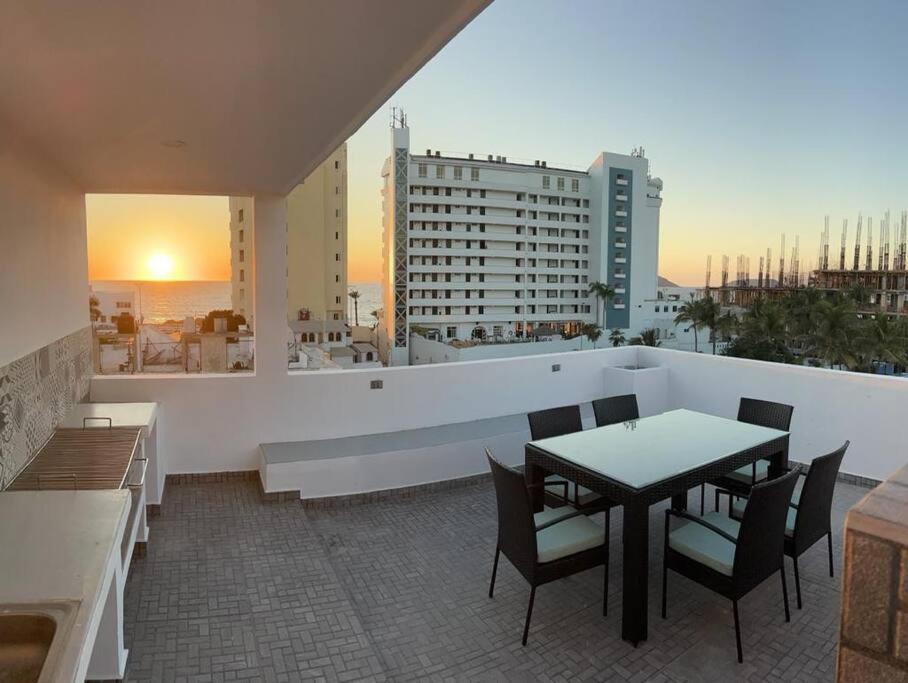 2Br/2Ba Condo 1 Block To Ocean! - Unit 6 Mazatlán Esterno foto